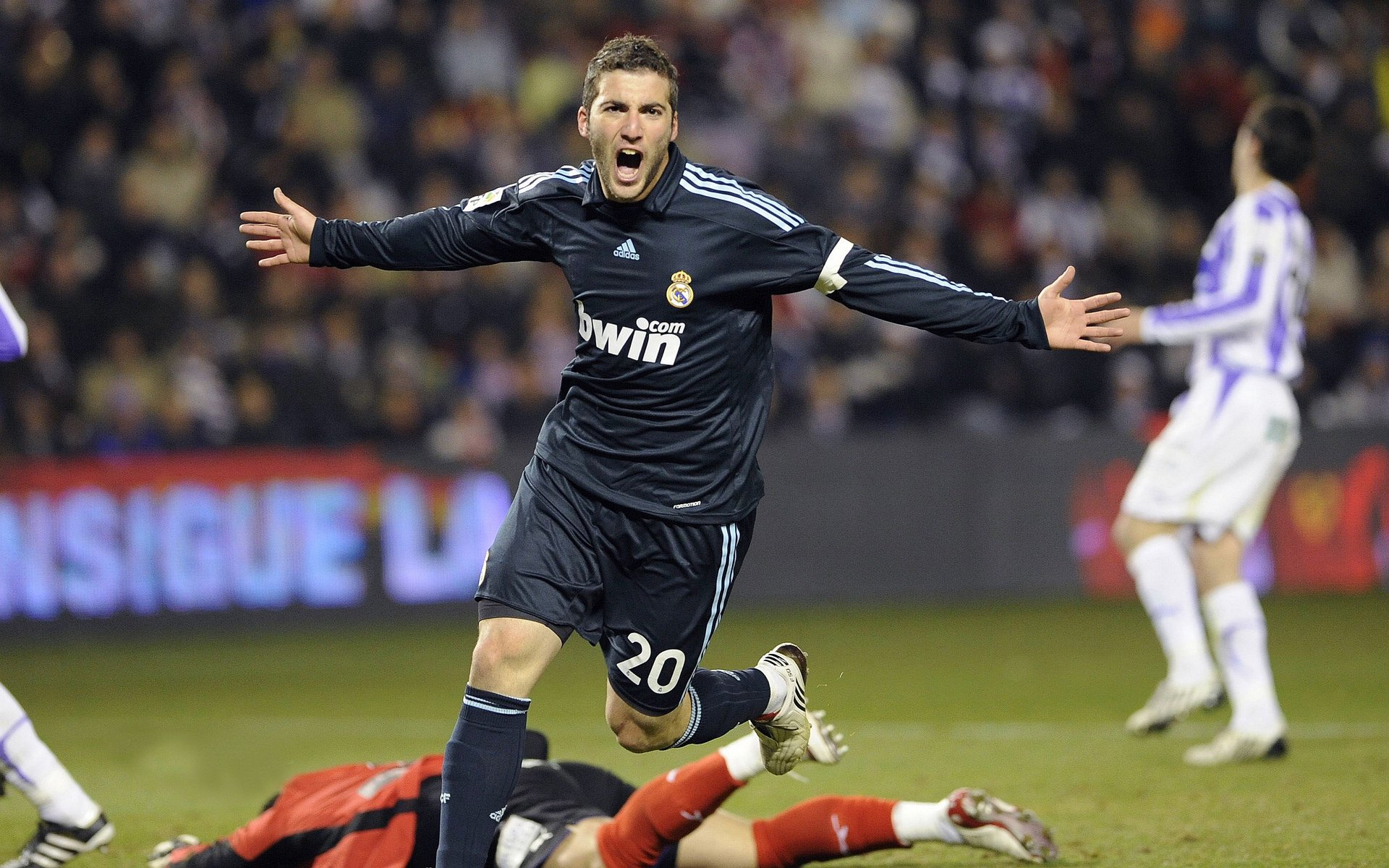 逆转“奇迹之夜”：让人热血沸腾的比赛瞬间，v圈奇迹之夜